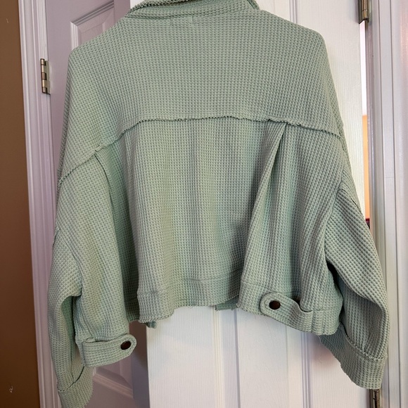 POL Cropped Shacket - Picture 2 of 3